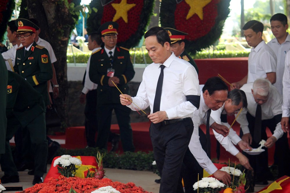 Thành kính tiễn đưa 731 Anh hùng liệt sĩ về nơi an nghỉ - ảnh 11