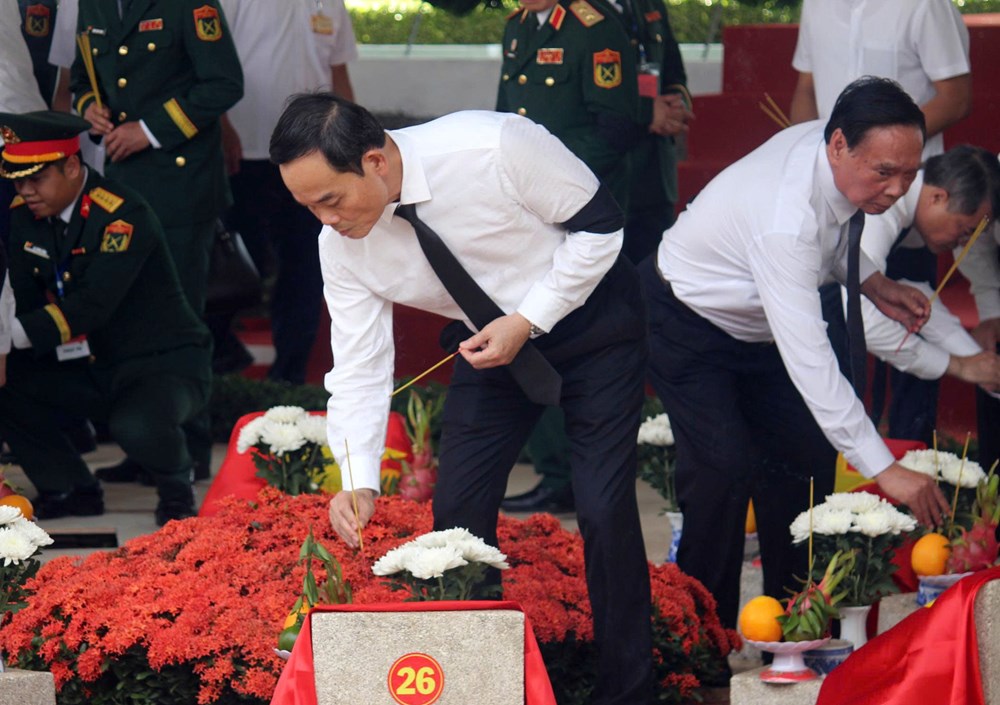 Thành kính tiễn đưa 731 Anh hùng liệt sĩ về nơi an nghỉ - ảnh 16