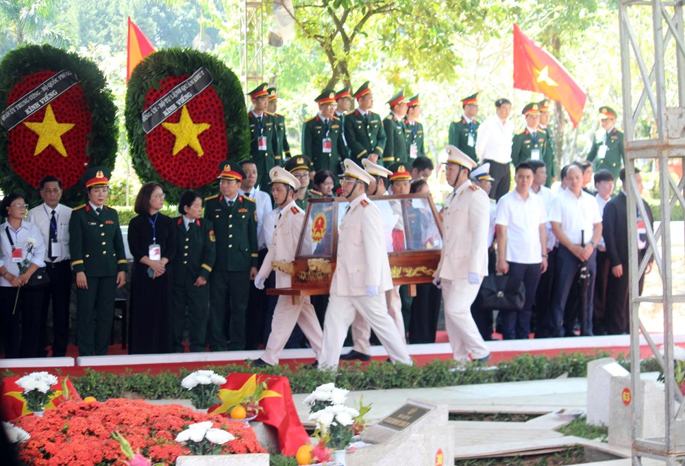 Thành kính tiễn đưa 731 Anh hùng liệt sĩ về nơi an nghỉ - ảnh 2