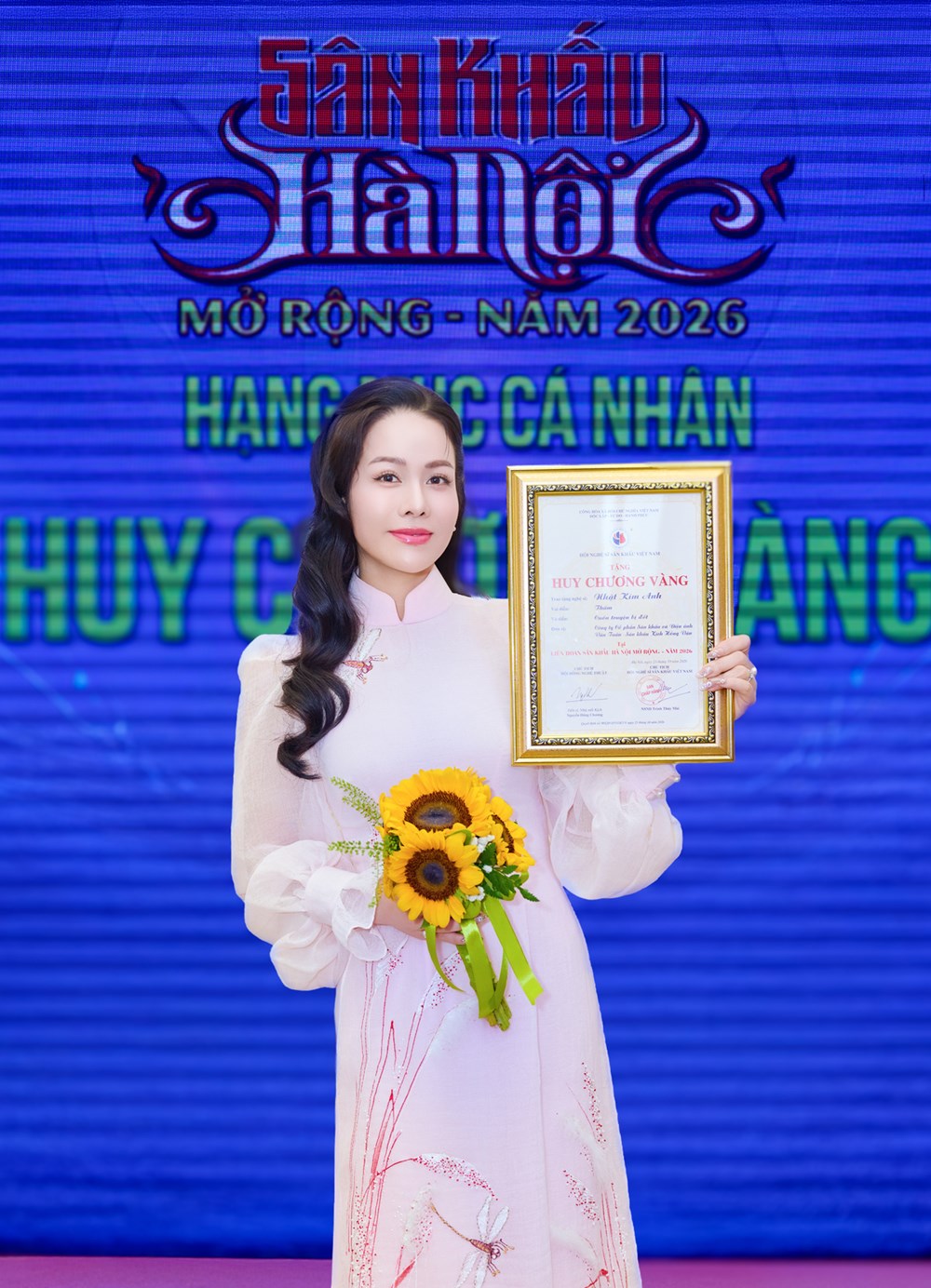 Nhật Kim Anh đoạt Huy chương Vàng với vai Thắm trong “Cuốn truyện bị đốt” - ảnh 3