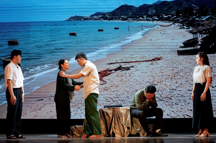Nhật Kim Anh đoạt Huy chương Vàng với vai Thắm trong “Cuốn truyện bị đốt” - ảnh 5