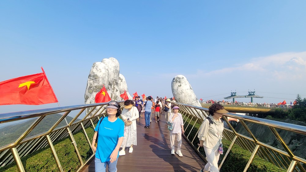 Khách du lịch đến Đà Nẵng đông nhưng không cao như kỳ vọng - ảnh 5