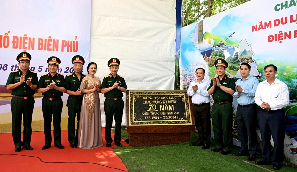 Lãnh đạo, nguyên lãnh đạo Đảng, Nhà nước tri ân các anh hùng liệt sĩ nghĩa trang liệt sĩ quốc gia A1 - ảnh 9