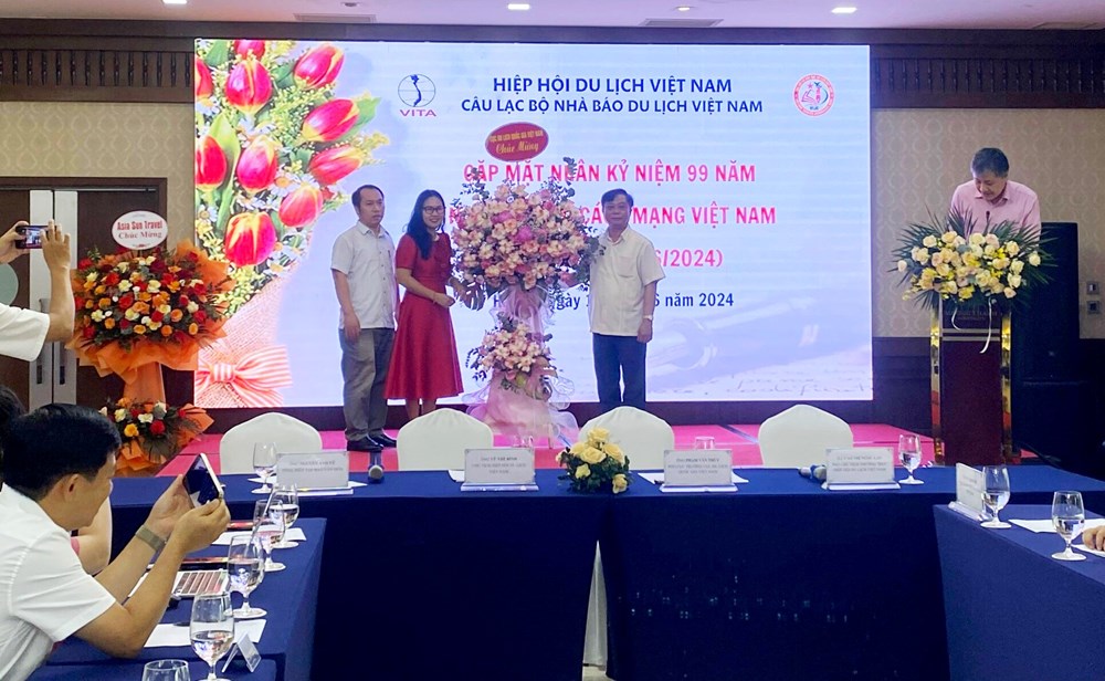 Gặp mặt các nhà báo nhân kỷ niệm 99 năm Ngày Báo chí Cách mạng Việt Nam - ảnh 2