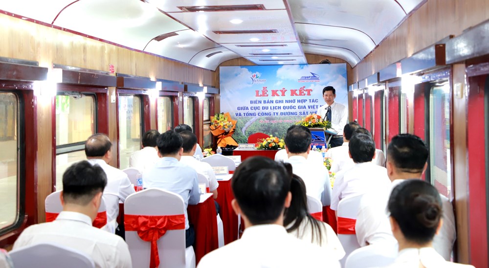 Để đoàn tàu du lịch Việt Nam tiếp tục đi xa - ảnh 1