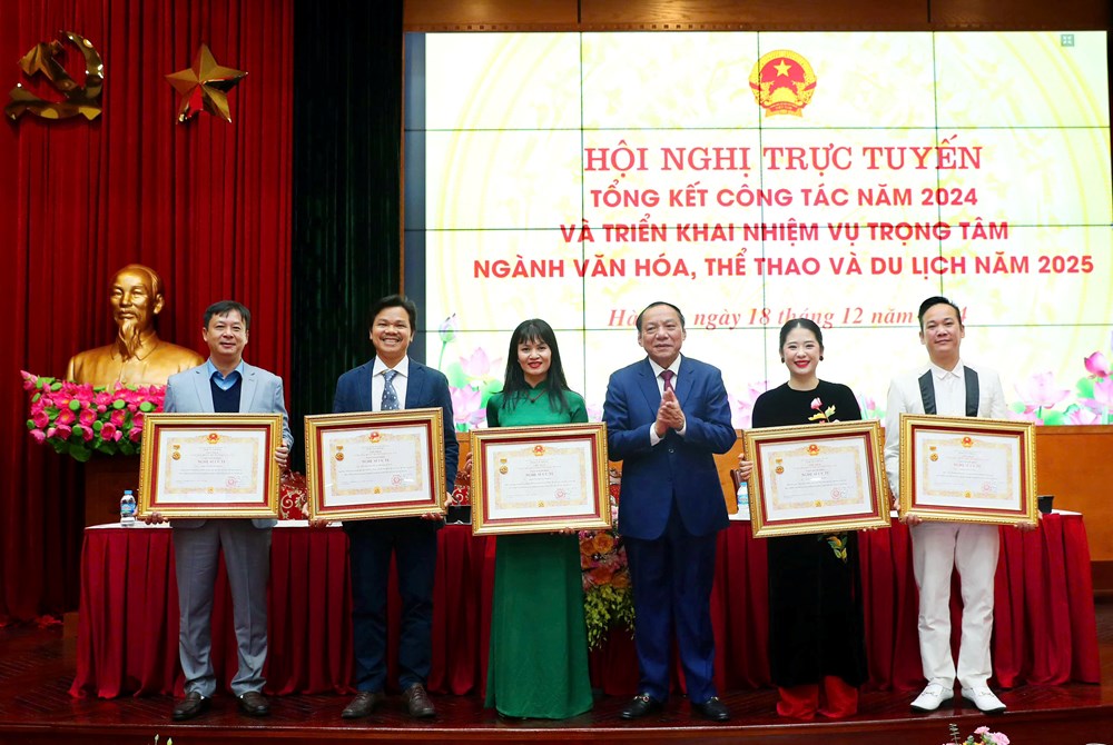 Trao tặng danh hiệu Nghệ sĩ ưu tú cho 5 nghệ sĩ - ảnh 1