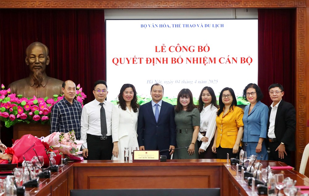Bộ VHTTDL trao quyết định điều động, bổ nhiệm cán bộ của 8 đơn vị trực thuộc - ảnh 13