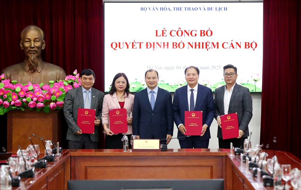 Bộ VHTTDL trao quyết định điều động, bổ nhiệm cán bộ của 8 đơn vị trực thuộc - ảnh 14