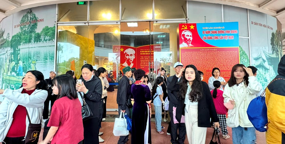 Tour 0 đồng chưa hạ nhiệt, đón đầu dòng khách mới - ảnh 2
