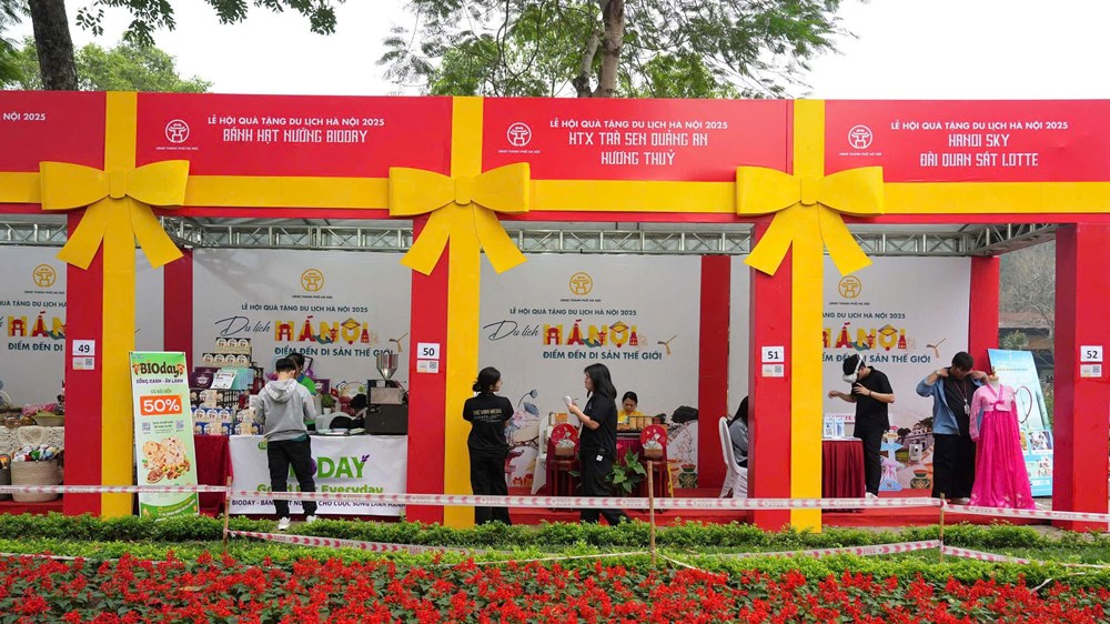 Hà Nội xây dựng hàng loạt sản phẩm du lịch hấp dẫn kích cầu năm 2025 - ảnh 1