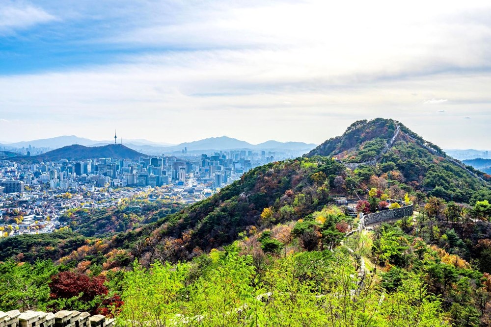 K-hiking: Xu hướng leo núi đô thị lên ngôi ở Hàn Quốc - ảnh 2