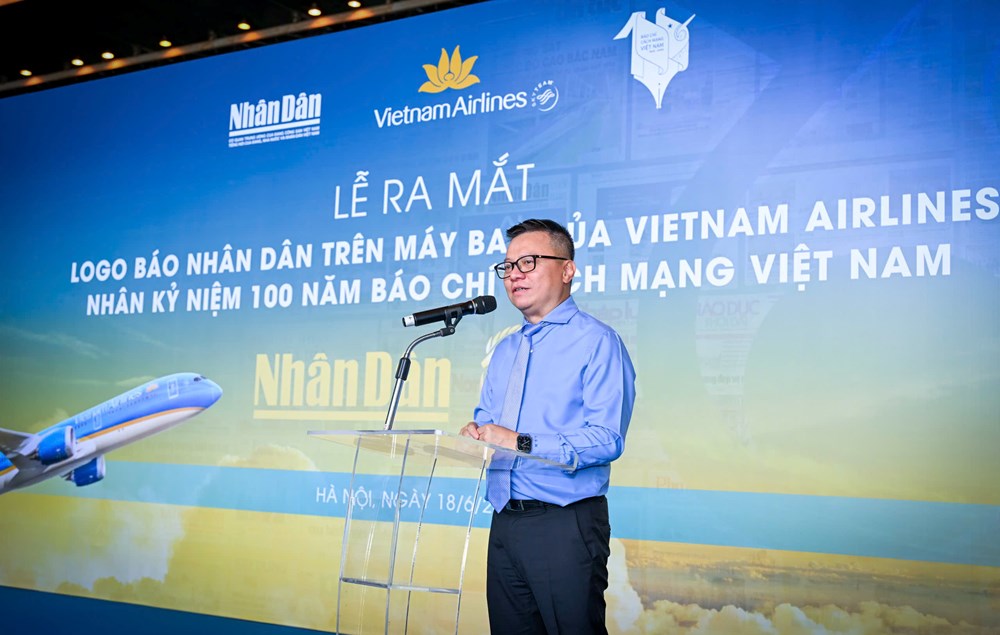 Ra mắt logo Báo Nhân Dân trên thân máy bay Vietnam Airlines - ảnh 2
