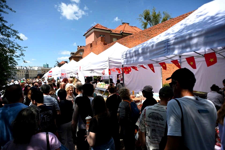 Kể câu chuyện Việt Nam ở thành cổ Warsaw - ảnh 9