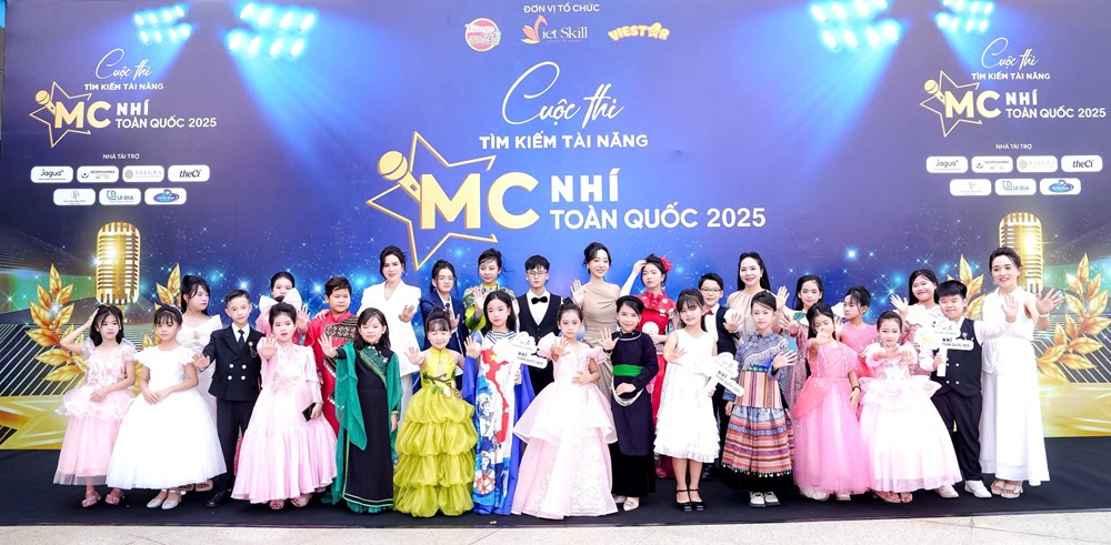 MC nhí toàn quốc 2025 gây ấn tượng với chủ đề “Kỷ nguyên vươn mình” - ảnh 1