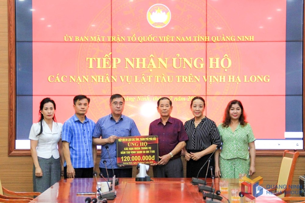 Quảng Ninh: Tiếp tục tiếp nhận tiền ủng hộ các nạn nhân vụ lật tàu - ảnh 1
