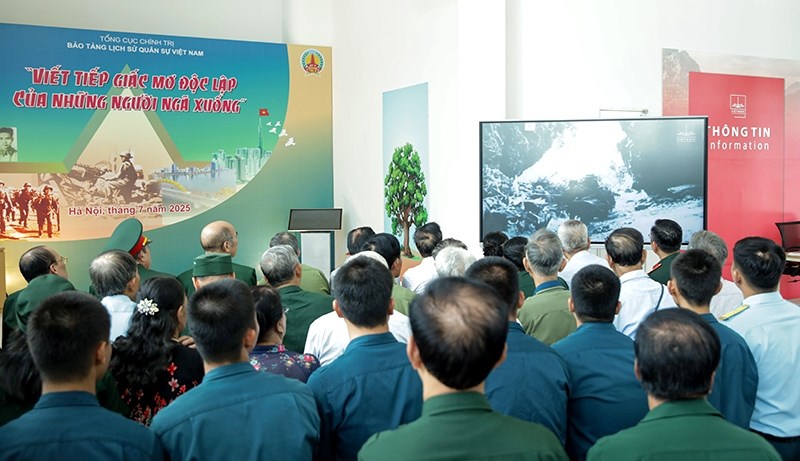 Bản hùng ca của lịch sử và niềm tin thế hệ - ảnh 1