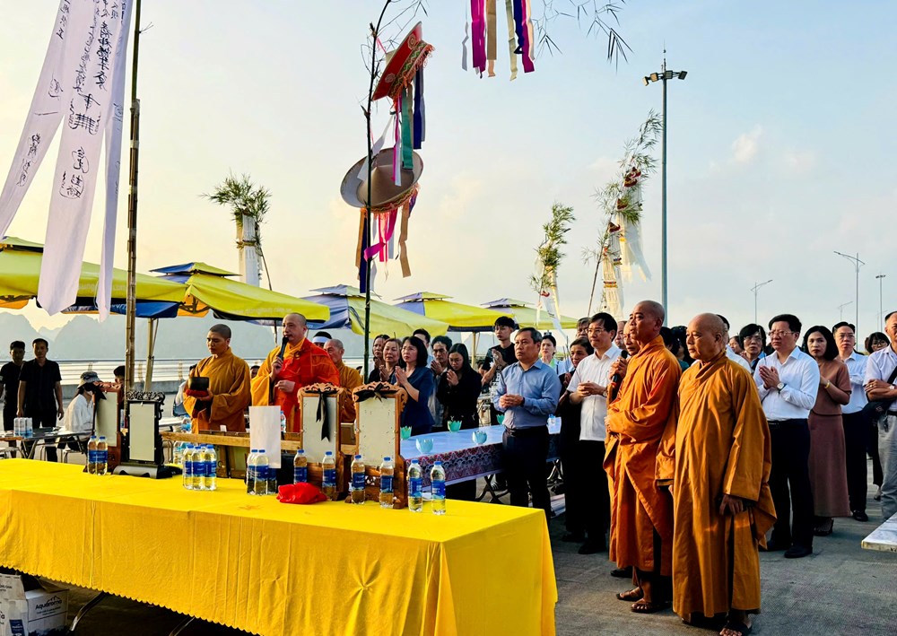 Đại lễ cầu siêu tưởng niệm 39 nạn nhân trên tàu Vịnh xanh 58 - ảnh 1