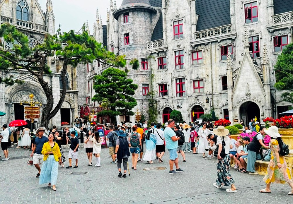 Xu hướng du lịch tiết kiệm của những trái tim mê xê dịch - ảnh 1