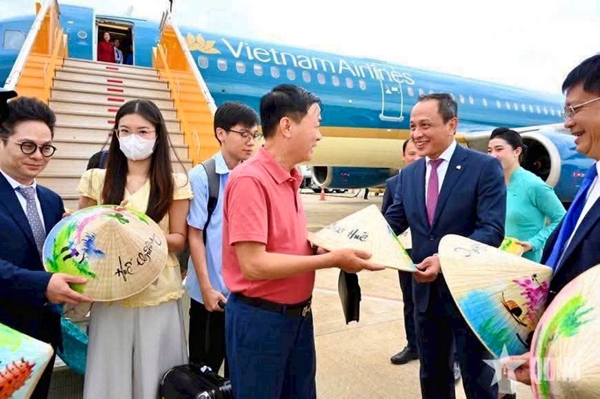 Du lịch Việt Nam khởi sắc mạnh mẽ trong 7 tháng đầu năm 2025 - ảnh 1