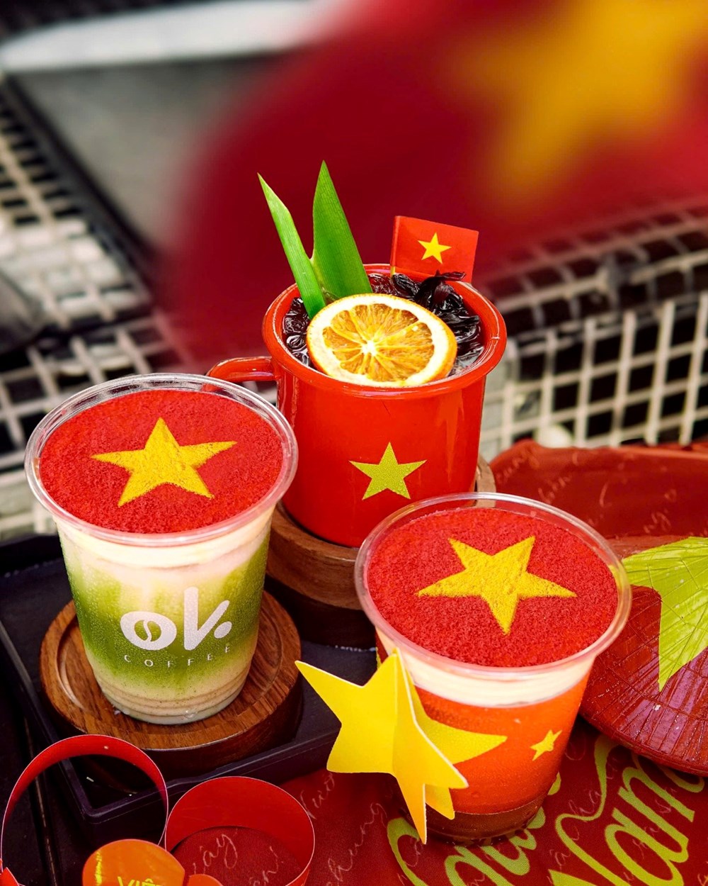 Hà Nội rực rỡ đón Đại lễ A80: Các quán cà phê lan tỏa niềm tự hào 2.9 - ảnh 2