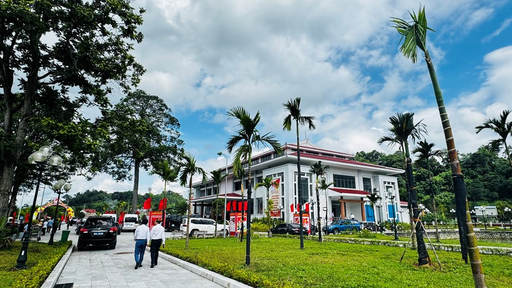 Triển lãm chuyên đề “Từ Quốc dân Đại hội Tân Trào đến Quốc hội hôm nay” - ảnh 9