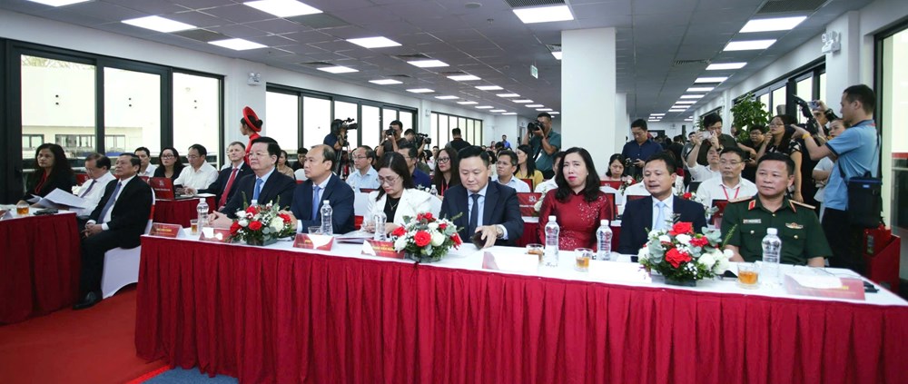Khai trương Trung tâm Báo chí Triển lãm thành tựu đất nước - ảnh 5