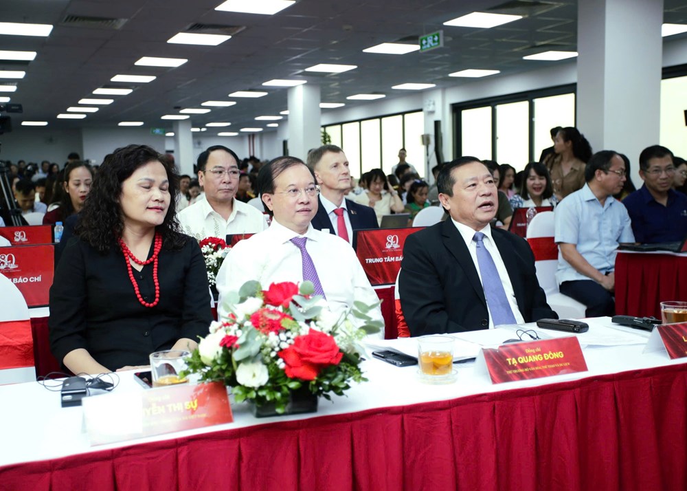 Khai trương Trung tâm Báo chí Triển lãm thành tựu đất nước - ảnh 6