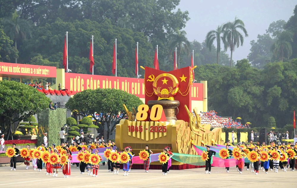 Những biểu tượng của niềm tin và khát vọng tương lai - ảnh 1