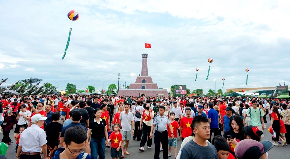 Đón hơn 5,5 triệu lượt khách, lan tỏa tinh thần 80 năm Quốc khánh - ảnh 1