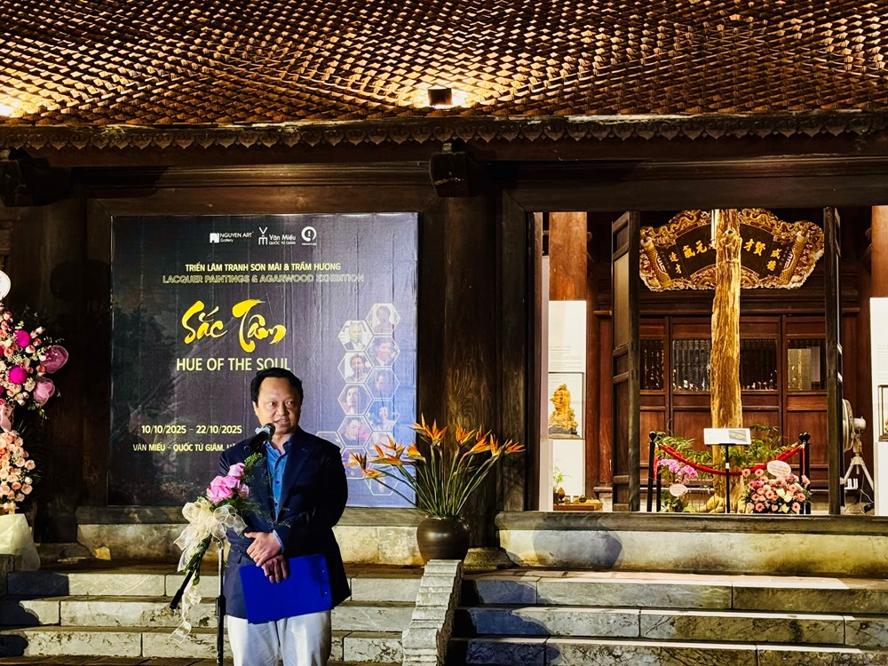 Khi hội họa và hương trầm hòa quyện trong không gian Văn Miếu - ảnh 2