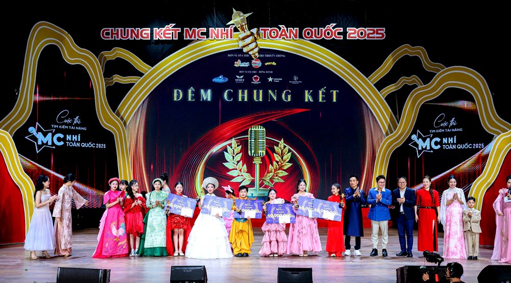 Hào khí dân tộc bừng sáng trong đêm chung kết MC Nhí toàn quốc 2025 - ảnh 6