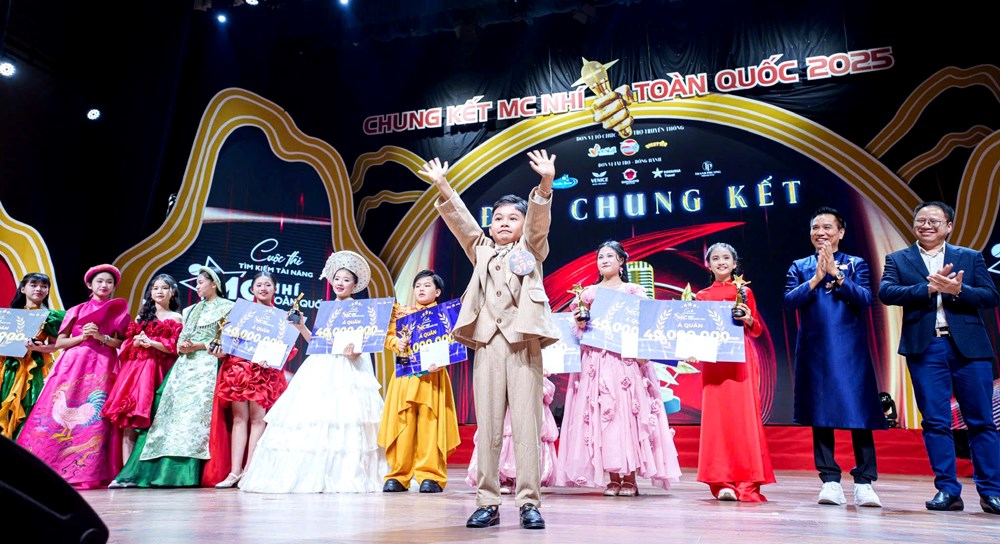 Hào khí dân tộc bừng sáng trong đêm chung kết MC Nhí toàn quốc 2025 - ảnh 2