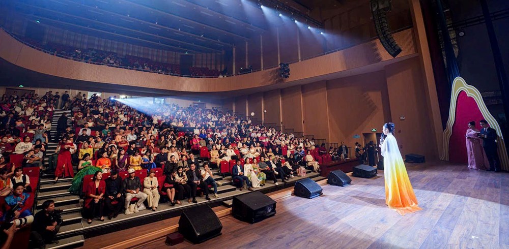 Hào khí dân tộc bừng sáng trong đêm chung kết MC Nhí toàn quốc 2025 - ảnh 7