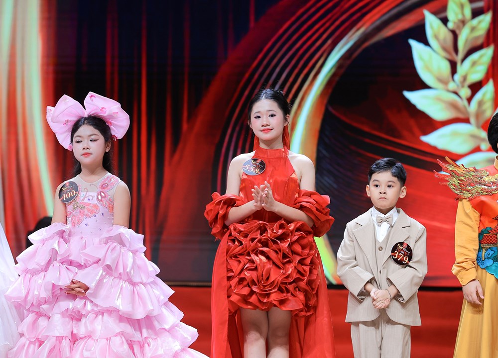 Hành trình tỏa sáng của cô bé 10 tuổi với niềm đam mê và bản lĩnh sân khấu - ảnh 3