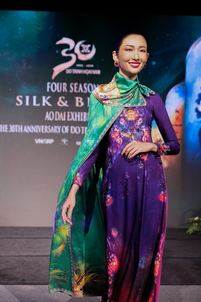 BST Áo dài “Tinh hoa lụa Việt” tỏa sáng tại Taste of Vietnam x VNARP 10 Years - ảnh 2