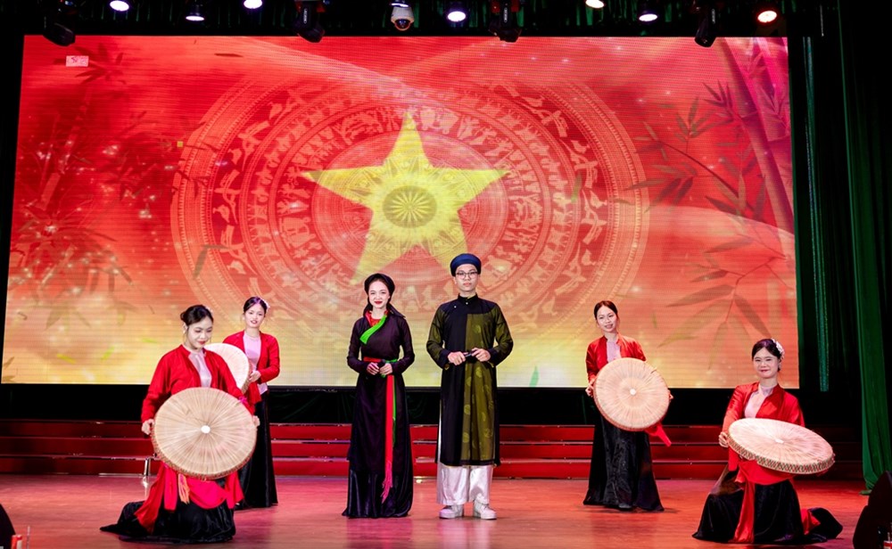 Sinh viên đưa văn hóa truyền thống bước vào tương lai du lịch xanh - ảnh 1