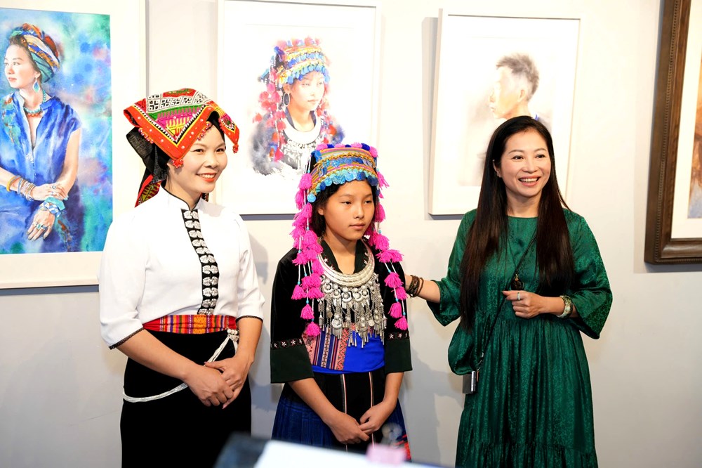 Khi những bức chân dung trở về với nguyên mẫu - ảnh 1