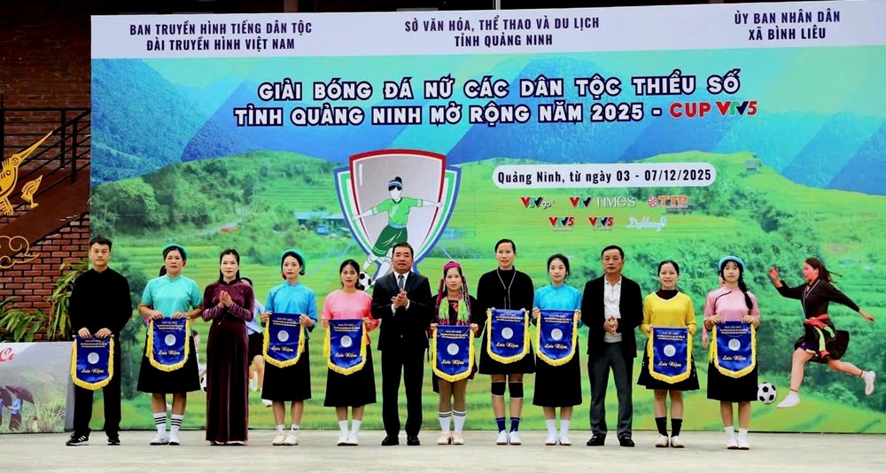 Sức mạnh tinh thần của phụ nữ vùng cao - ảnh 1