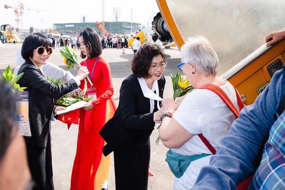 Vị khách quốc tế thứ 20 triệu bất ngờ khi tới Việt Nam - ảnh 4