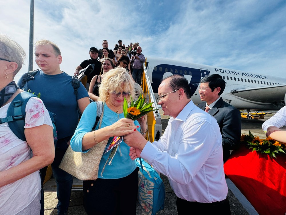 Vị khách quốc tế thứ 20 triệu bất ngờ khi tới Việt Nam - ảnh 3