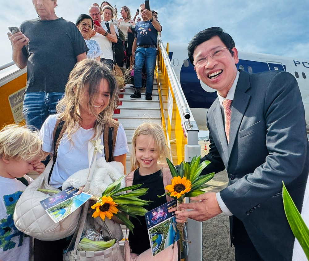 Vị khách quốc tế thứ 20 triệu bất ngờ khi tới Việt Nam - ảnh 2