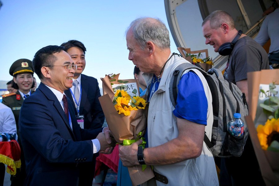 Điện Biên đón 184 hành khách trong chuyến bay ngày đầu năm 2026 - ảnh 2