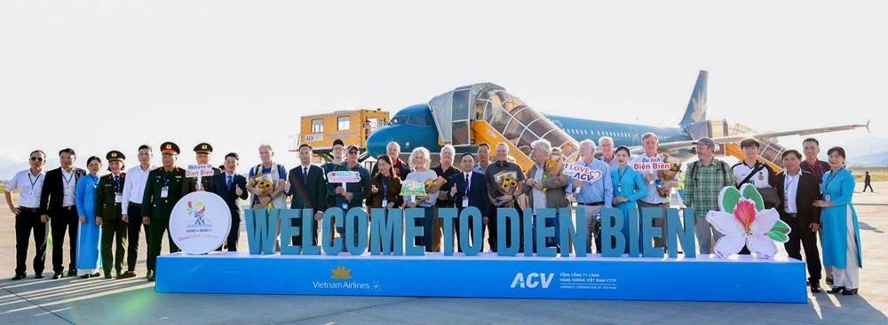 Điện Biên đón 184 hành khách trong chuyến bay ngày đầu năm 2026 - ảnh 3
