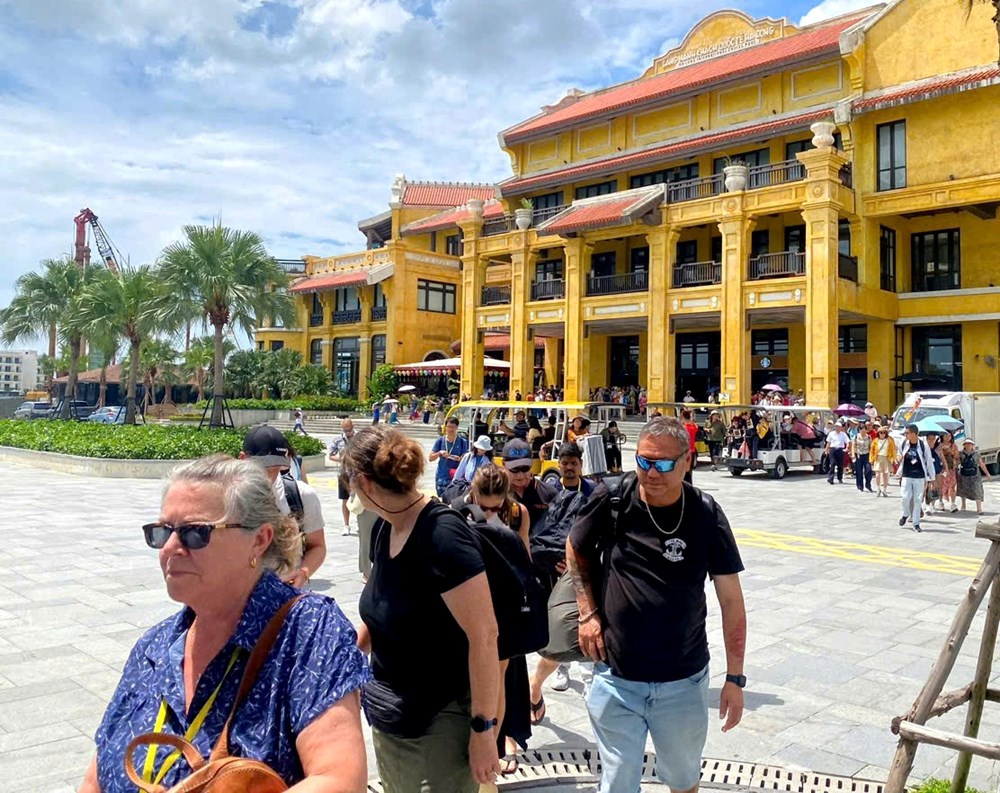 Quảng Ninh đón hơn 657.000 lượt khách dịp Tết Dương lịch 2026 - ảnh 1