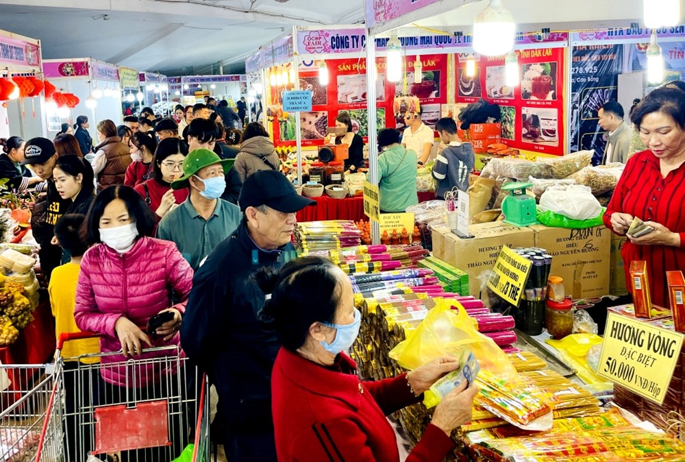 Chuẩn bị chu đáo để mọi người dân đều có Tết - ảnh 3