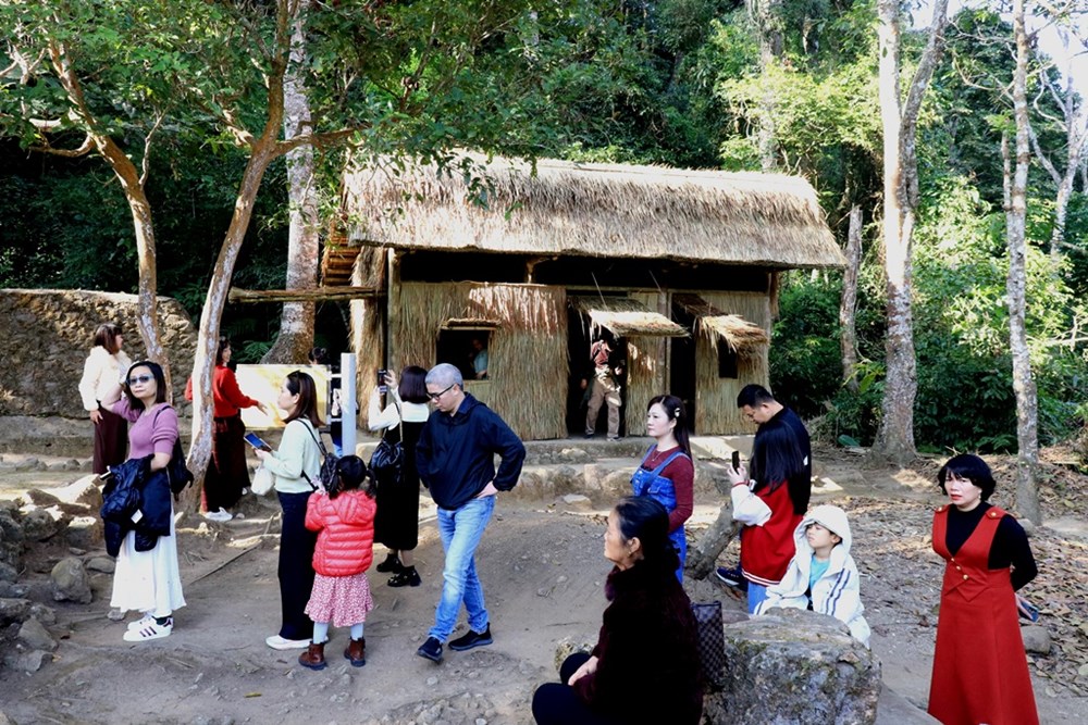 Phát huy giá trị di tích, hình thành thương hiệu du lịch đặc sắc cho Điện Biên - ảnh 1