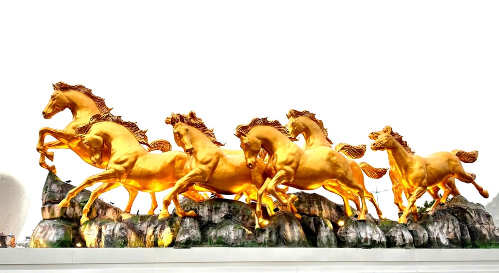 Xuân rực rỡ bên kỳ quan Vịnh Hạ Long - ảnh 4