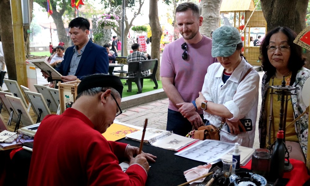 Bắc Ninh đón đoàn khách du lịch xông đất ngày mùng 1 Tết Nguyên đán - ảnh 3