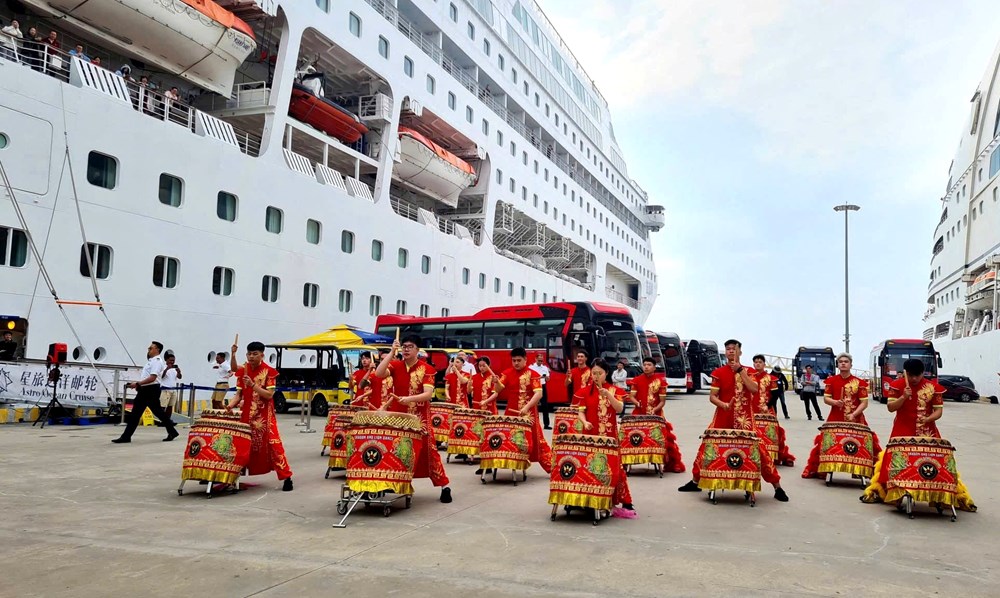 Quảng Ninh đón năm mới bằng “cú chào cảng” ấn tượng - ảnh 4