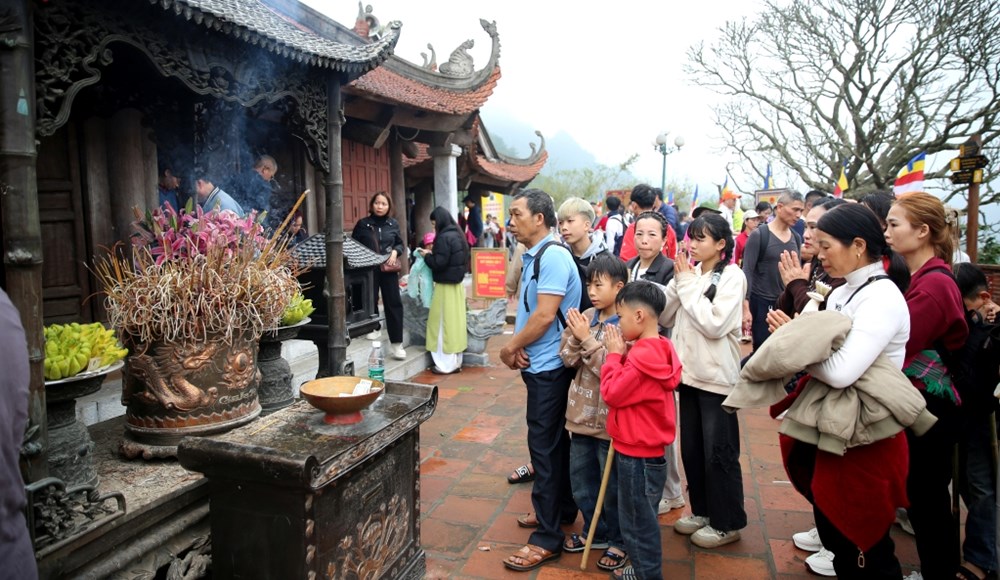 Quảng Ninh vẫn là điểm du xuân hàng đầu miền Bắc - ảnh 3